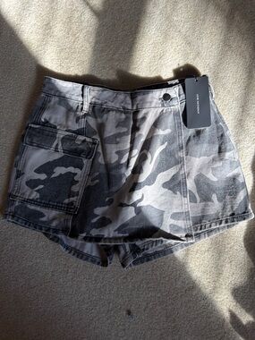 Camo Utility (Cargo Pocket)Women’s Skort